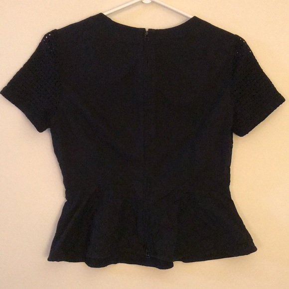 Gap top size 2. - Picture 3 of 3